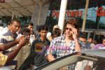 Hrithik Roshan arrive after Kites promotion in Kolkata in Domestic Airport, Mumbai on 24th May 2010 (2).JPG